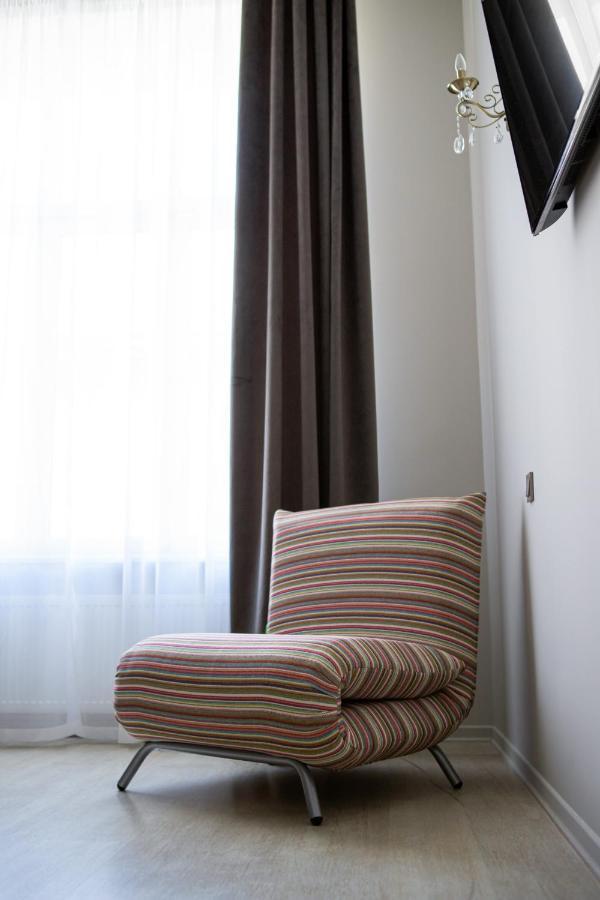 3 Room Apartments On Galytska 利沃夫 外观 照片