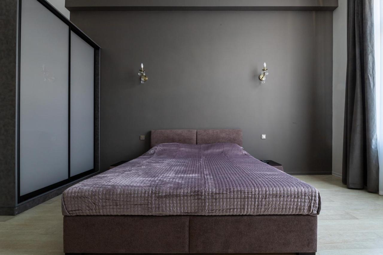 3 Room Apartments On Galytska 利沃夫 外观 照片